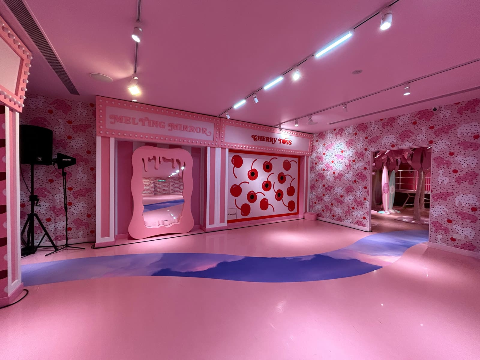 Guardian Beauty Around The World - Guardian Singapore activation by SuperDuperCrazy